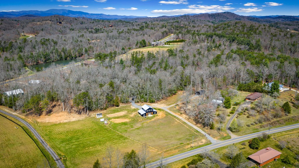 2954 Sugar Creek Road Blue Ridge, GA 30513 - Photo 12 of 89