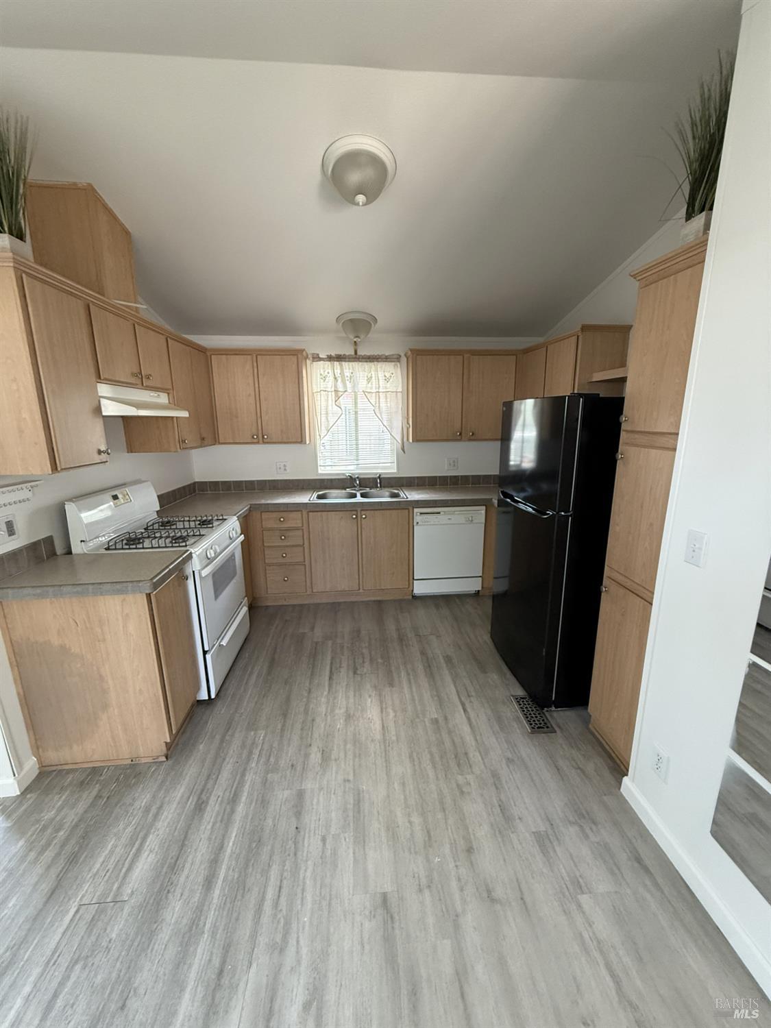 700 Shady Glen Road, Unit 11 Vacaville, CA 95688 - Photo 12 of 28