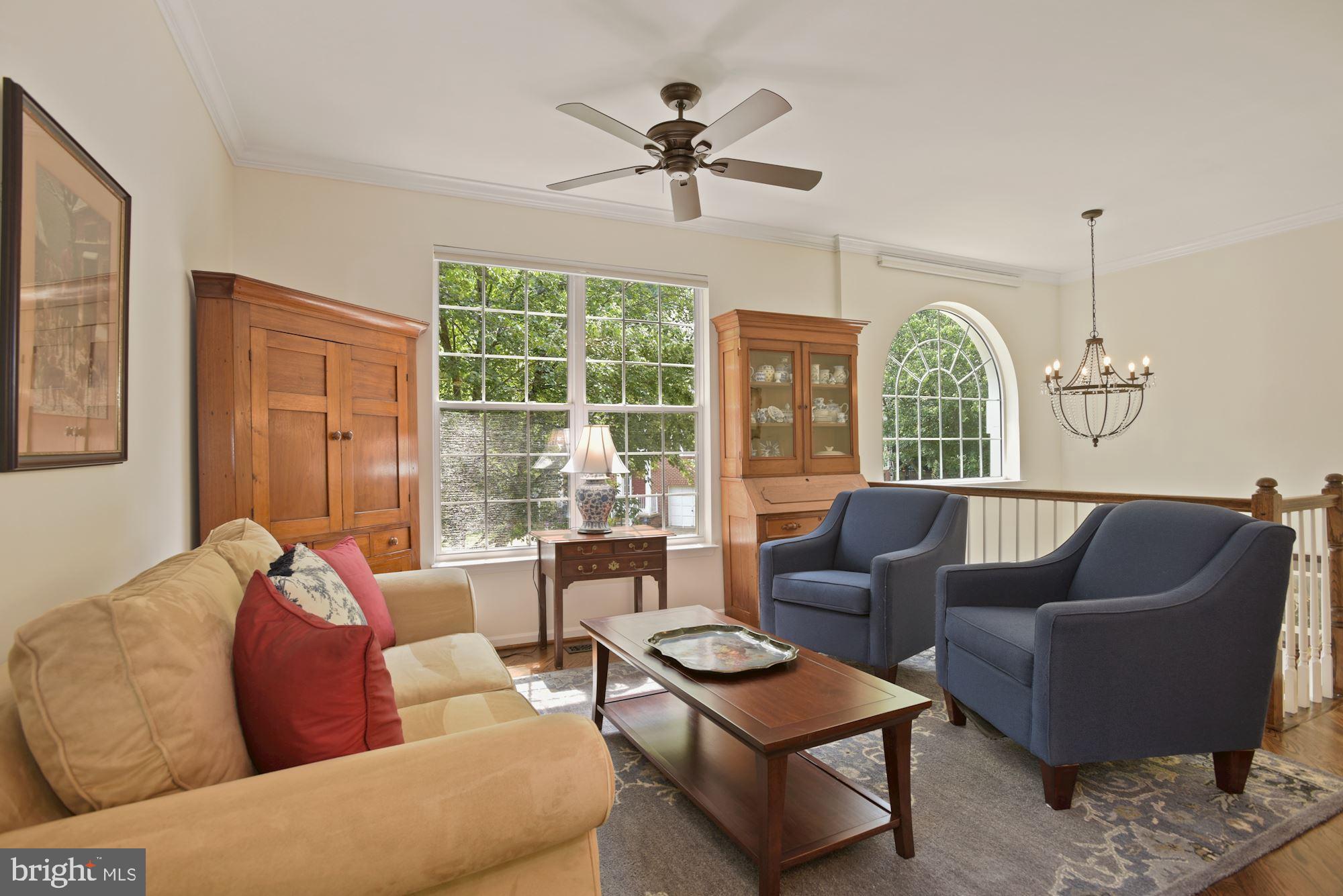 1215 Wild Hawthorn Way Reston, VA 20194 - Photo 4 of 34 Living Room