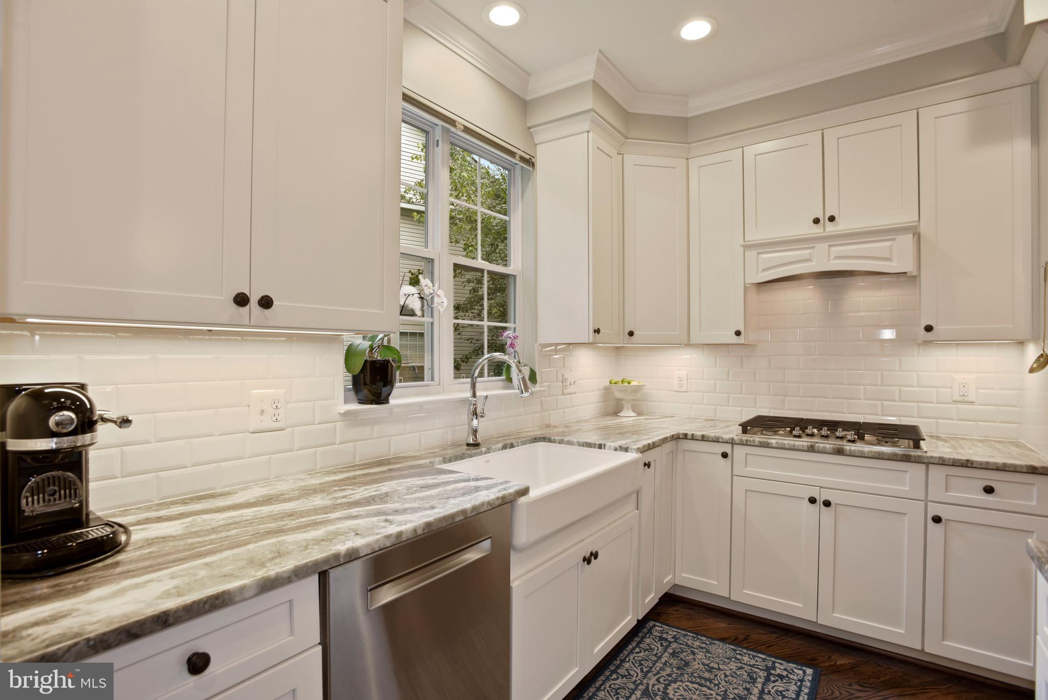 1215 Wild Hawthorn Way Reston, VA 20194 - Photo 10 of 34 Kitchen