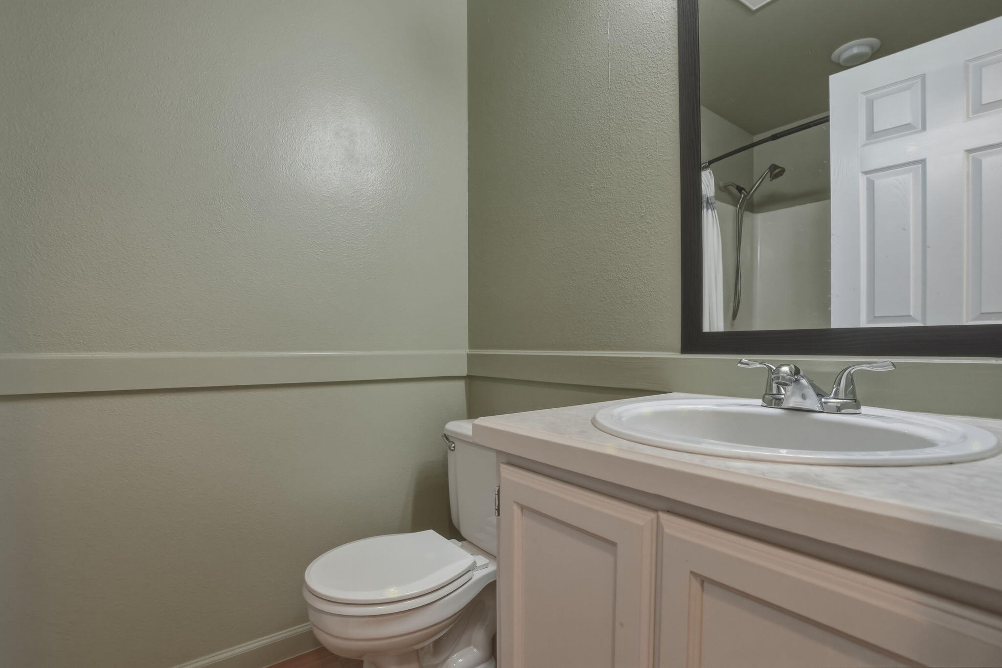 2004 Southwest 29th Street Redmond, OR 97756 - Photo 21 of 37 36-web-or-mls-Riley_Visuals_036