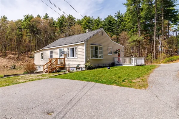 $555,000 | 23 Marlboro Road, Berlin, MA 01503