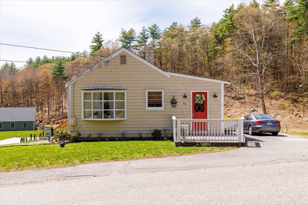 23 Marlboro Road Berlin, MA 01503 - Photo 3 of 39