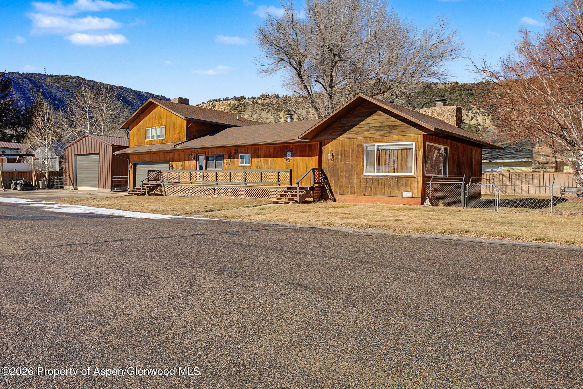 1-web-or-mls-825 Cleveland St-42