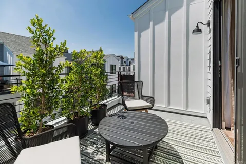 $1,495,000 | 1105 Catania Court, Unit 203, Encinitas, CA 92024