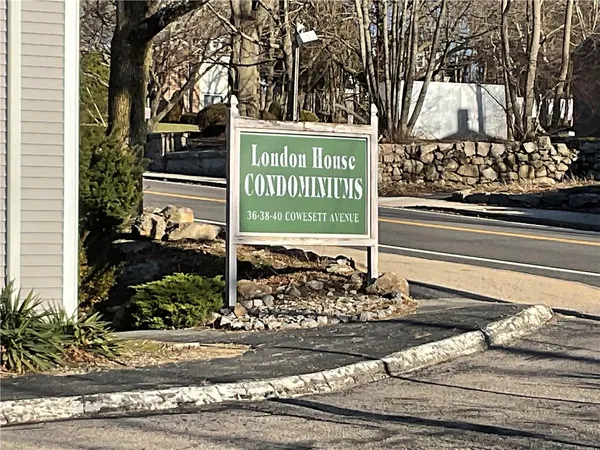 $169,900 | 36 Cowesett Avenue, Unit 3, West Warwick, RI 02893