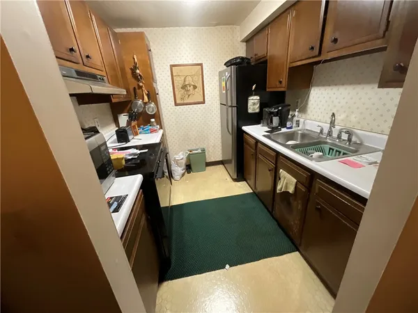 $169,900 | 36 Cowesett Avenue, Unit 3, West Warwick, RI 02893