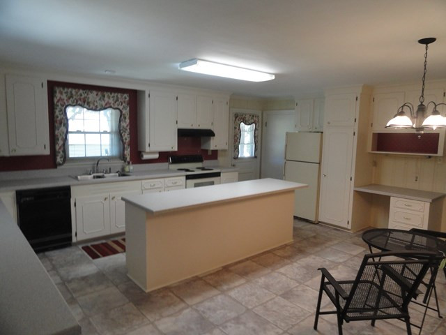 322 Smith Chapel Road Mount Olive, NC 28365 - Photo 4 of 25 Kitchen
