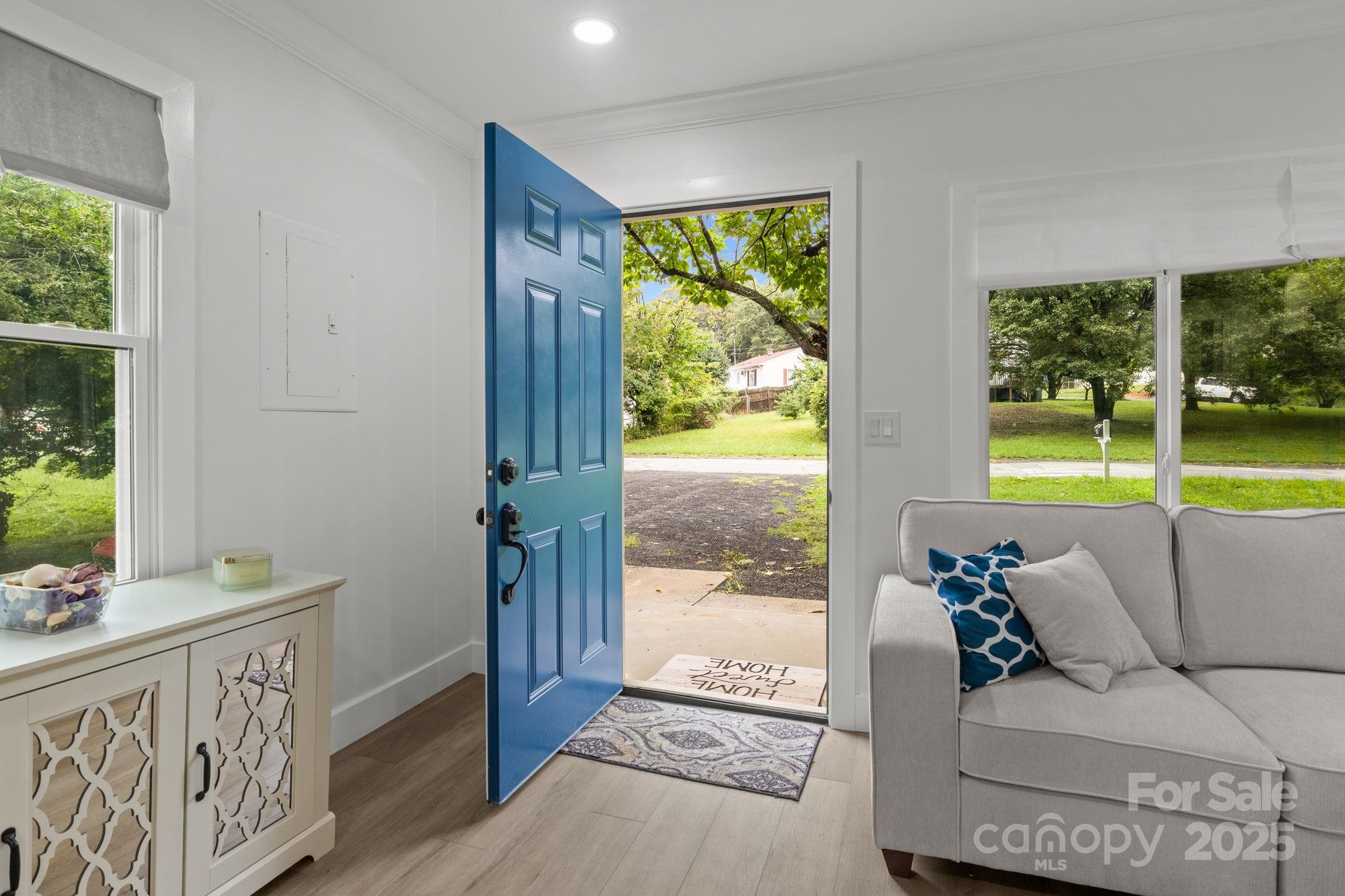 809 Miller Street Gastonia, NC 28052 - Photo 4 of 19 a living room with furniture and a window
