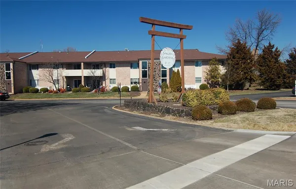 $149,900 | 10041 Sakura Drive, St. Louis, MO 63128