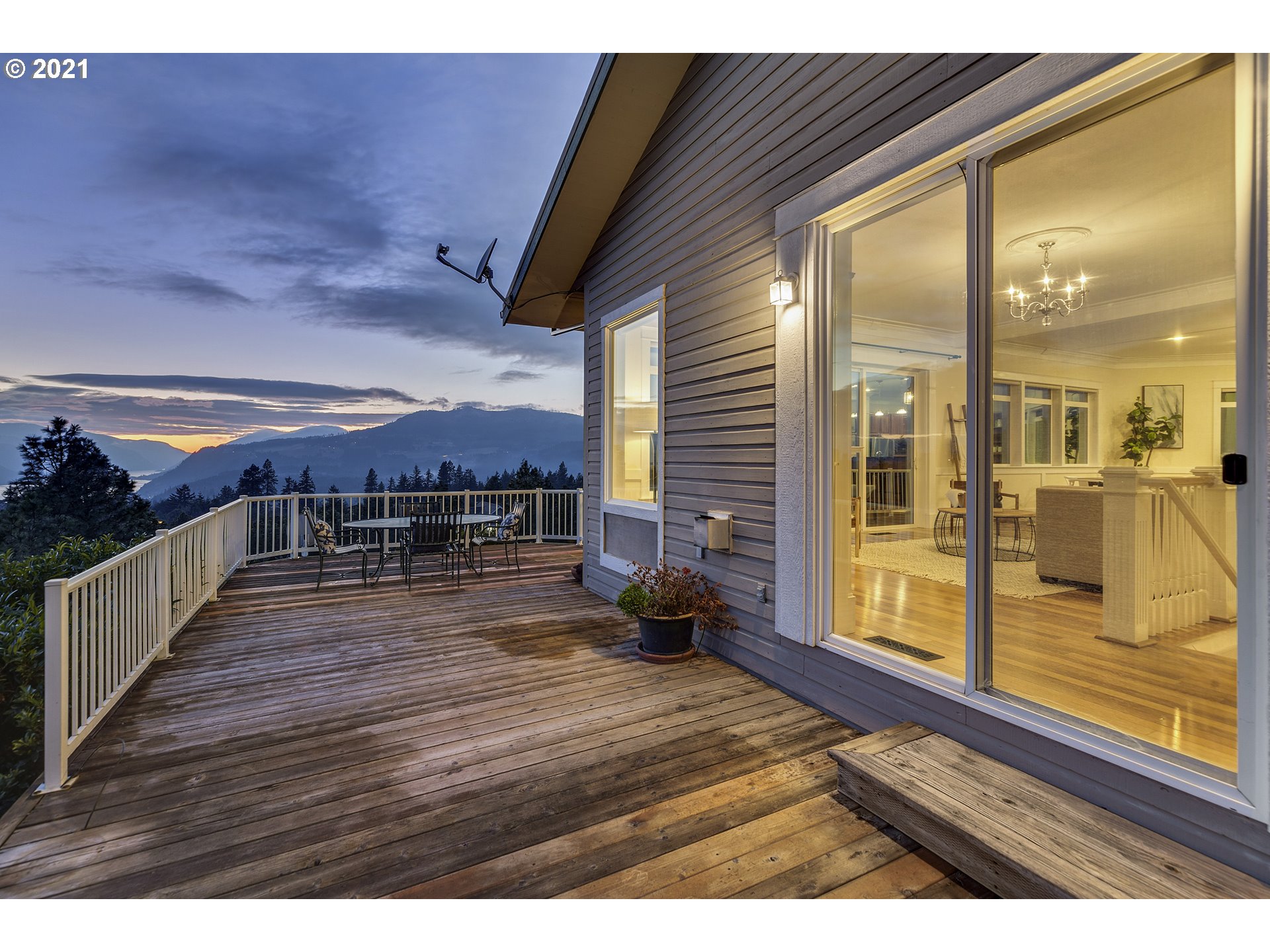 595 Northwest Country View Road White Salmon, WA 98672 - Photo 26 of 32 Gallery Image 26