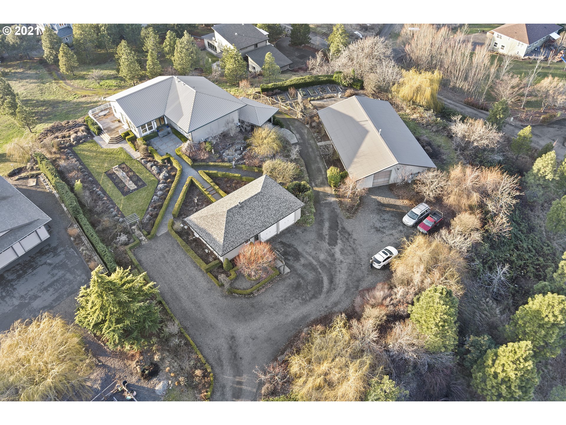 595 Northwest Country View Road White Salmon, WA 98672 - Photo 30 of 32 Gallery Image 30