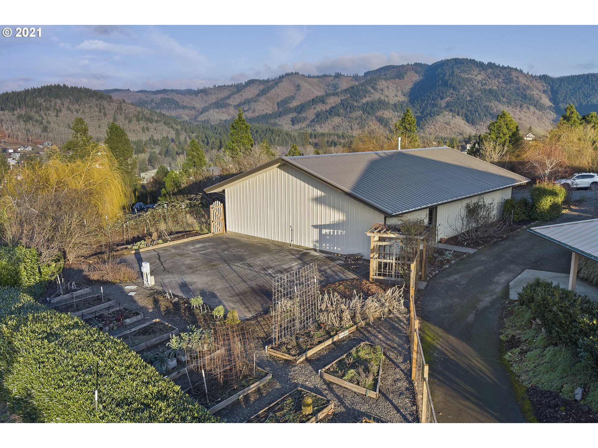 595 Northwest Country View Road White Salmon, WA 98672 - Photo 31 of 32 Gallery Image 31