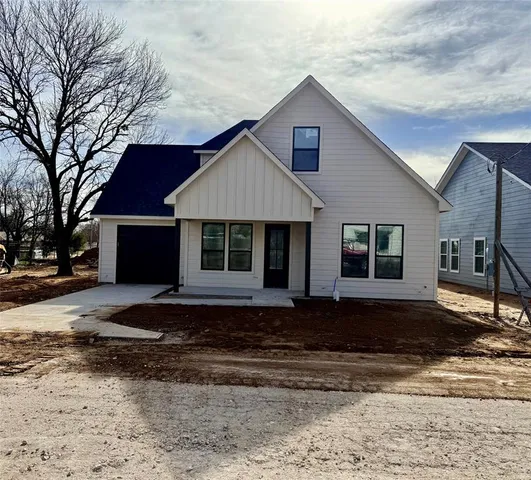 $259,000 | 203 East Cherry Street, Nocona, TX 76255