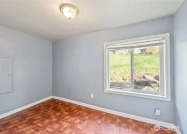 a view of empty room with window