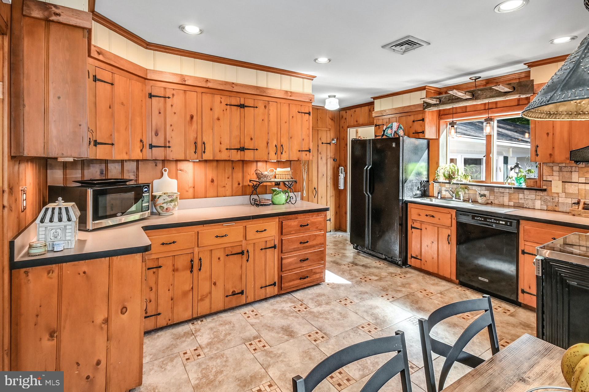 161 Brae Bourn Road Huntingdon Valley, PA 19006 - Photo 18 of 51 Kitchen