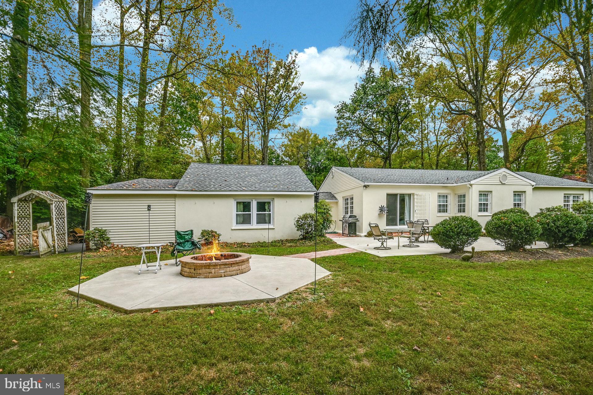 161 Brae Bourn Road Huntingdon Valley, PA 19006 - Photo 41 of 51 Fire Pit