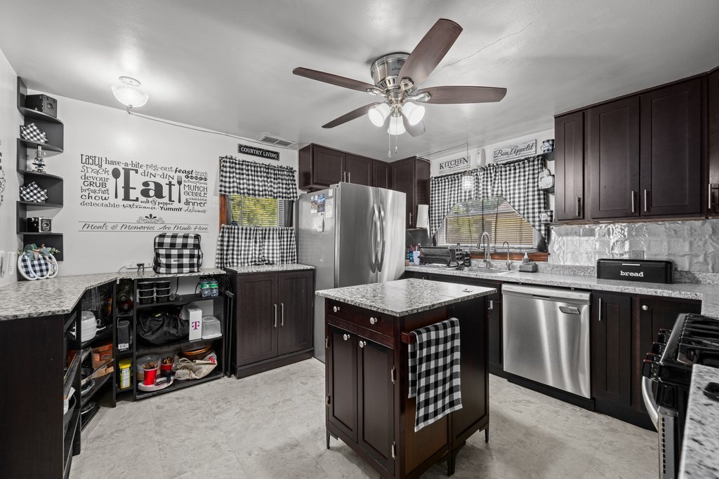 129 3rd Street Carbon Cliff, IL 61239 - Photo 7 of 25