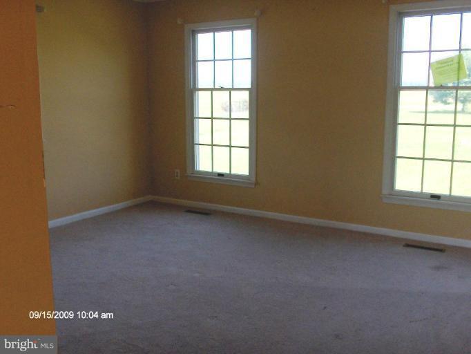 23071 Fleming Road Denton, MD 21629 - Photo 11 of 21 Living Room