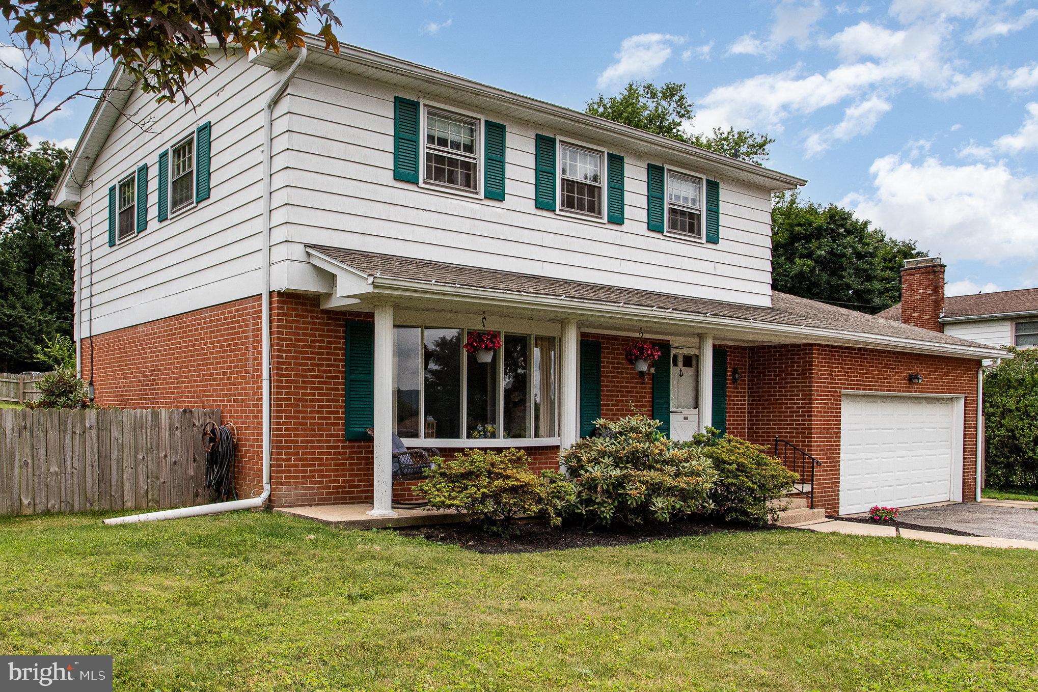 2990 Beacon Road York, PA 17402 - Photo 3 of 37 Gallery Image 3