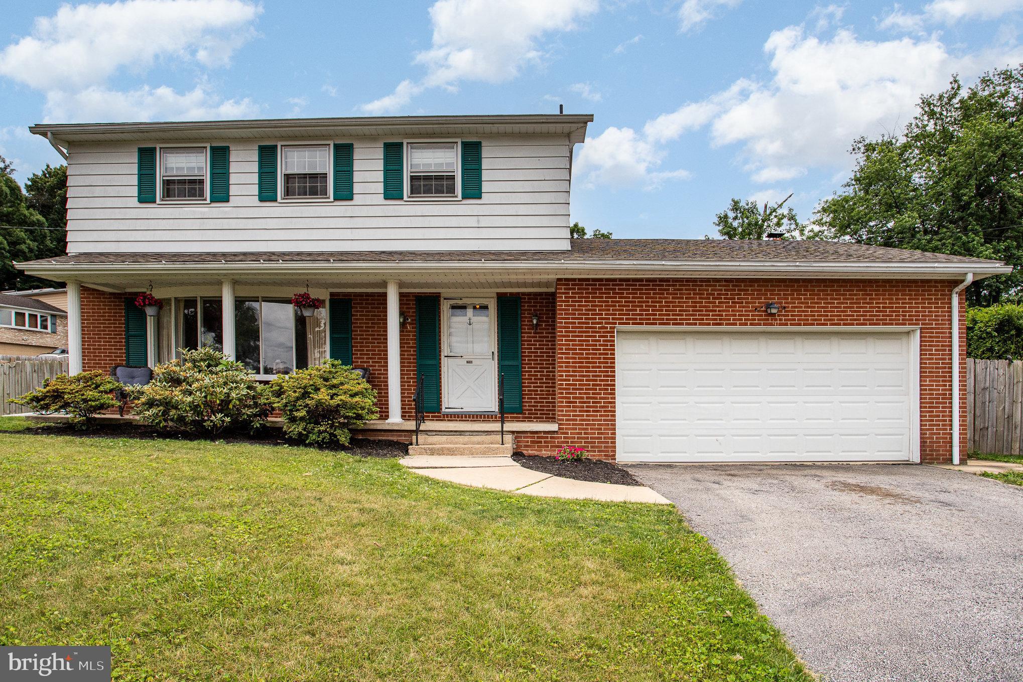 2990 Beacon Road York, PA 17402 - Photo 4 of 37 Gallery Image 4