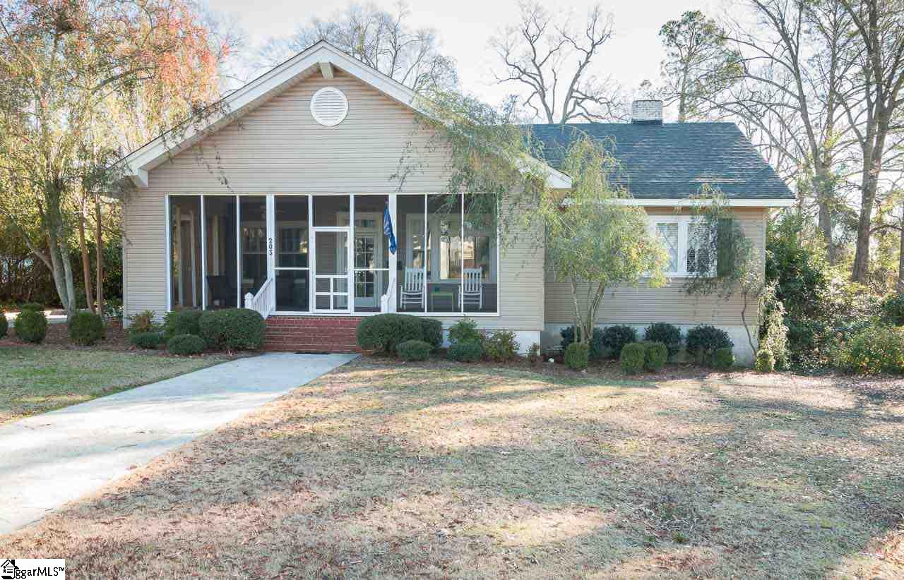 203 South Adair Street Clinton, SC 29325 - Photo 1 of 32