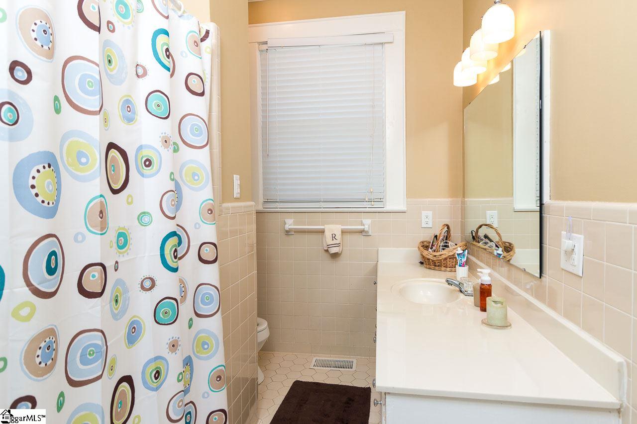 203 South Adair Street Clinton, SC 29325 - Photo 21 of 32