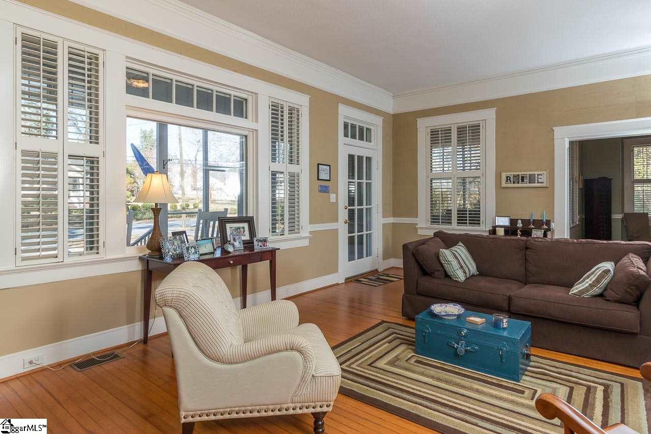 203 South Adair Street Clinton, SC 29325 - Photo 5 of 32