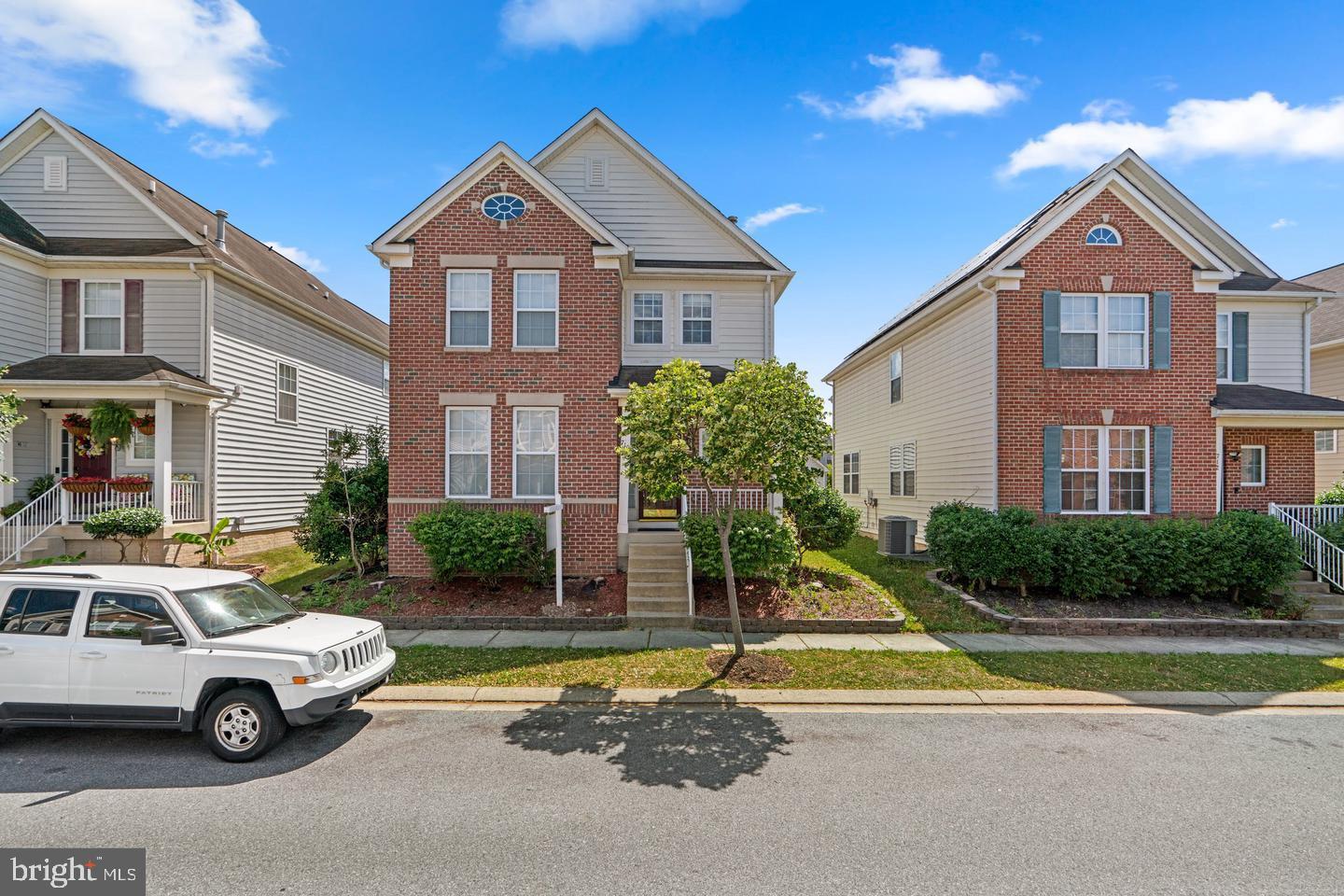 5 Bedroom 3.5 bathroom front of home