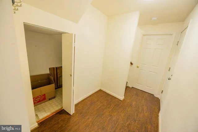 wooden floor in an empty room with wooden floor