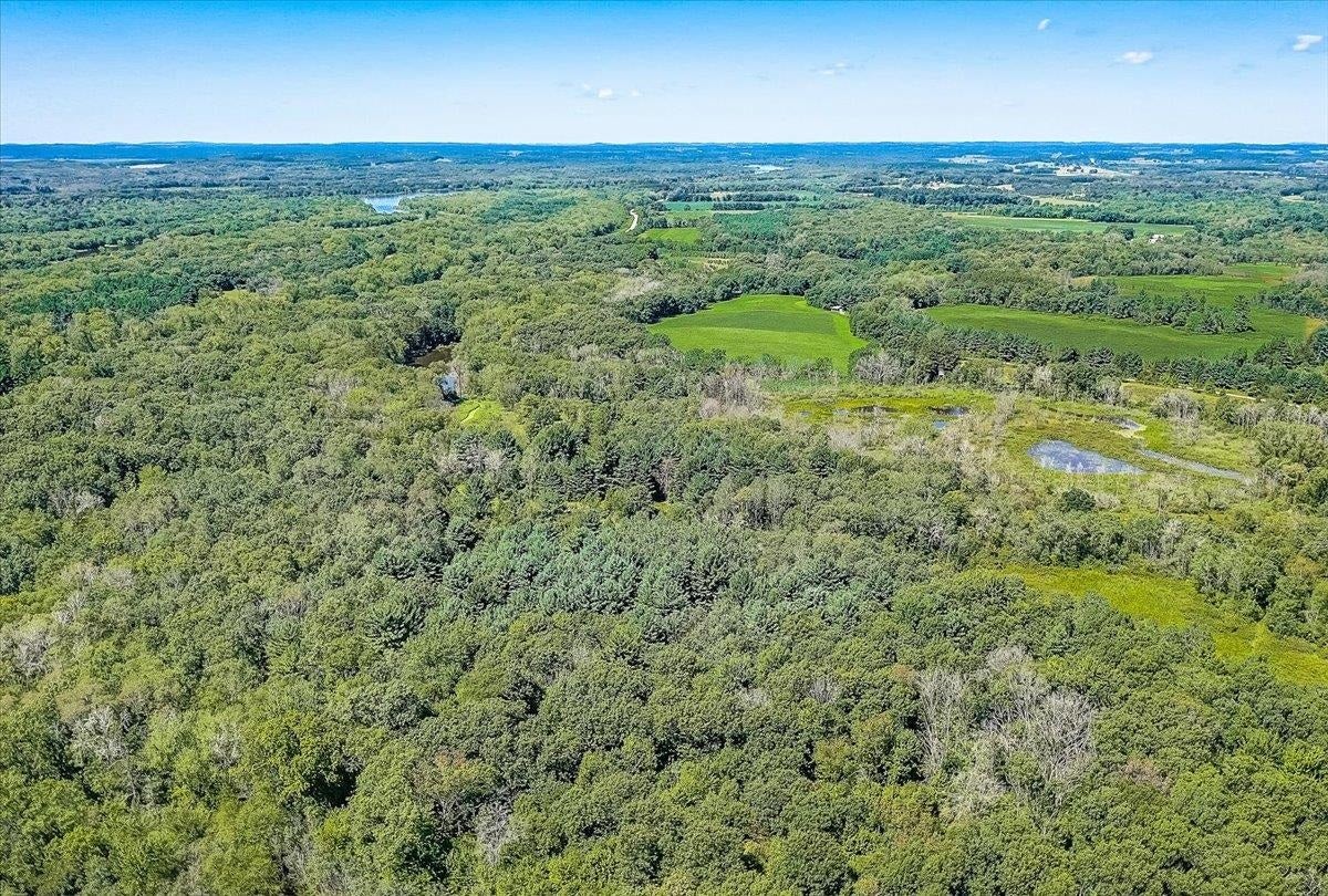 N7712 Church Road Portage, WI 53901 - Photo 14 of 44 Gallery Image 14