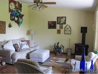 19409 Jones Road Jerseyville, IL 62052 - Photo 2 of 20 Gallery Image 2