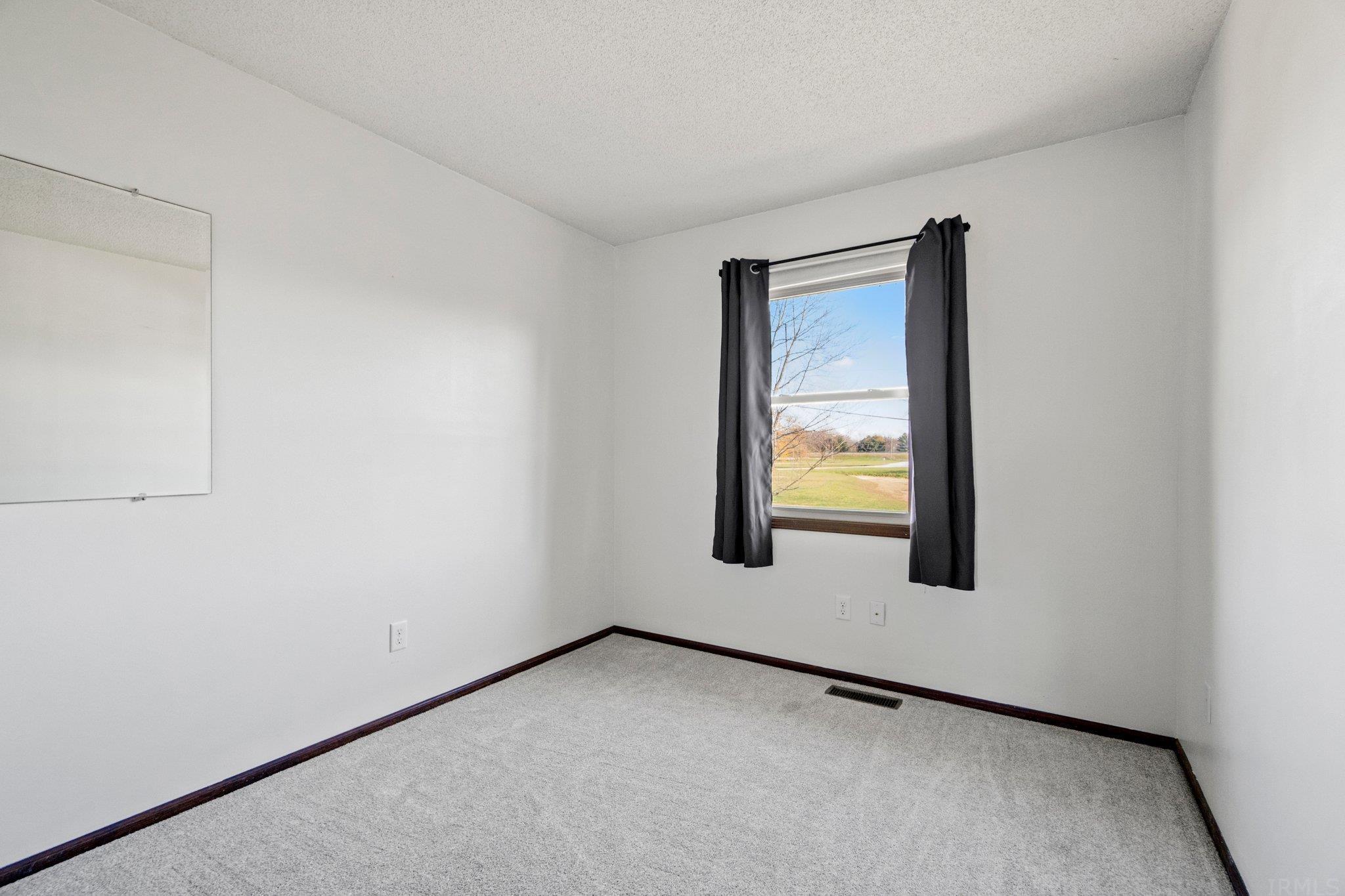 1805 Shamrock Road Fort Wayne, IN 46819 - Photo 22 of 36