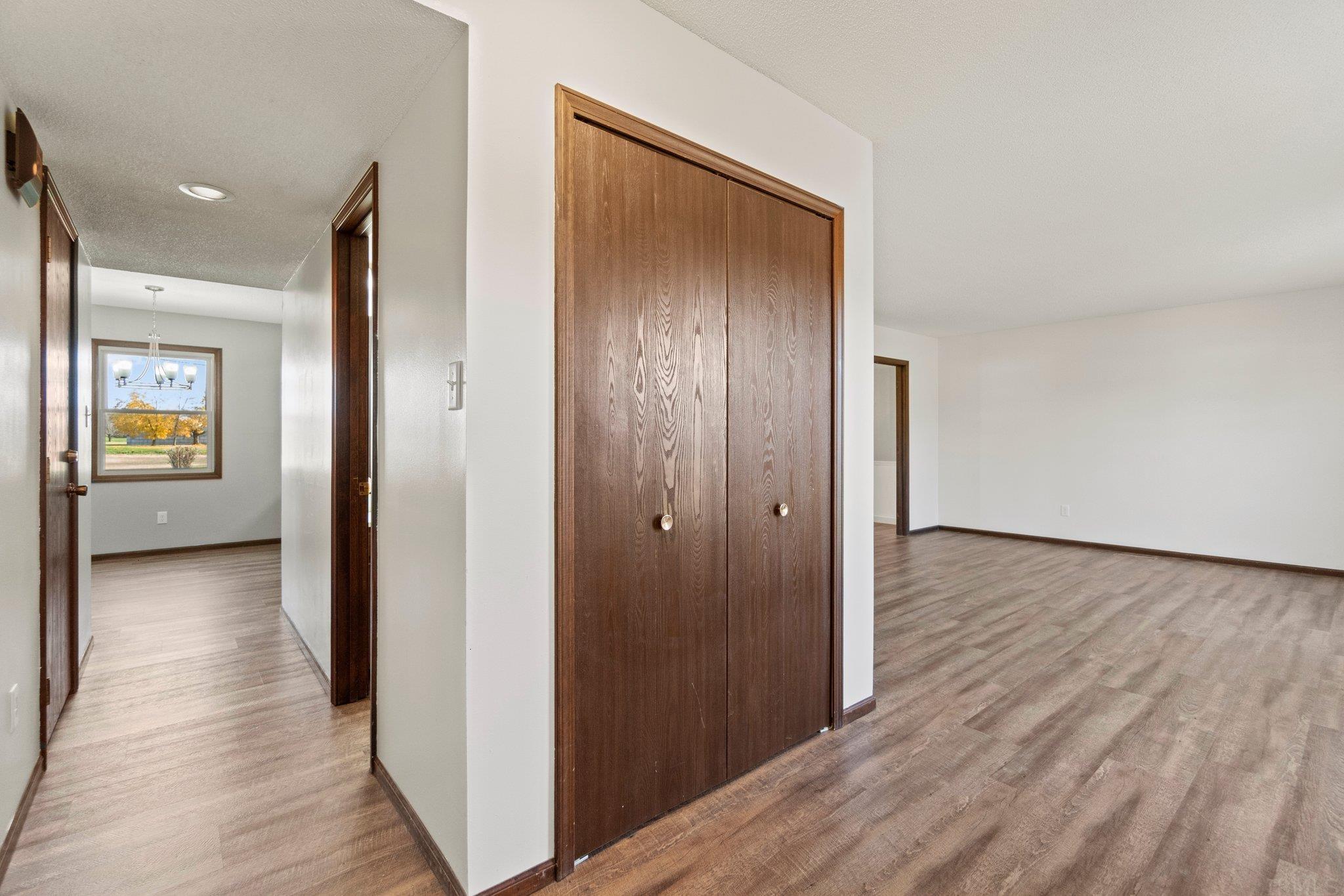 1805 Shamrock Road Fort Wayne, IN 46819 - Photo 3 of 36