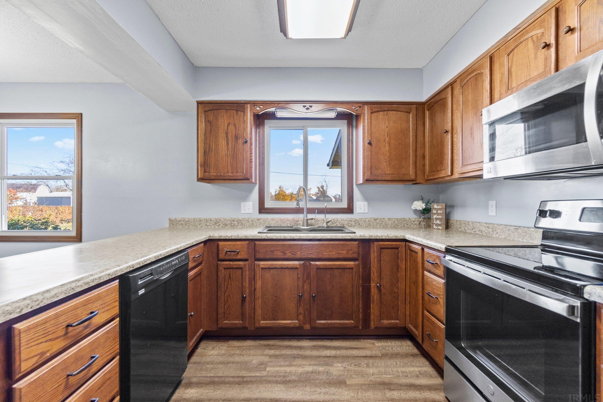 1805 Shamrock Road Fort Wayne, IN 46819 - Photo 10 of 36