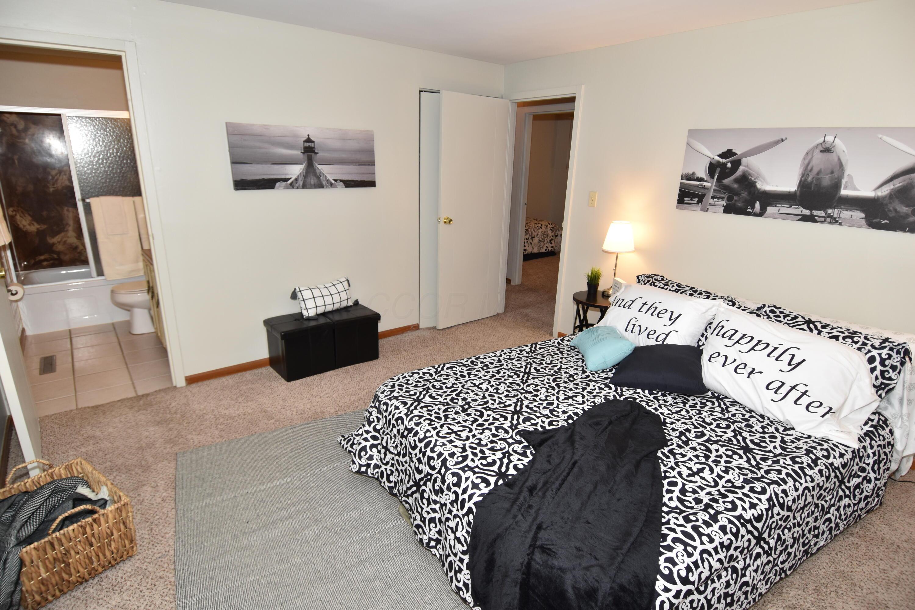 7075 Bartlett Road Reynoldsburg, OH 43068 - Photo 20 of 34 Ensuite