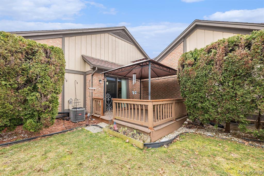 254 Meadow Bridge Drive Rochester Hills, MI 48307 - Photo 5 of 24