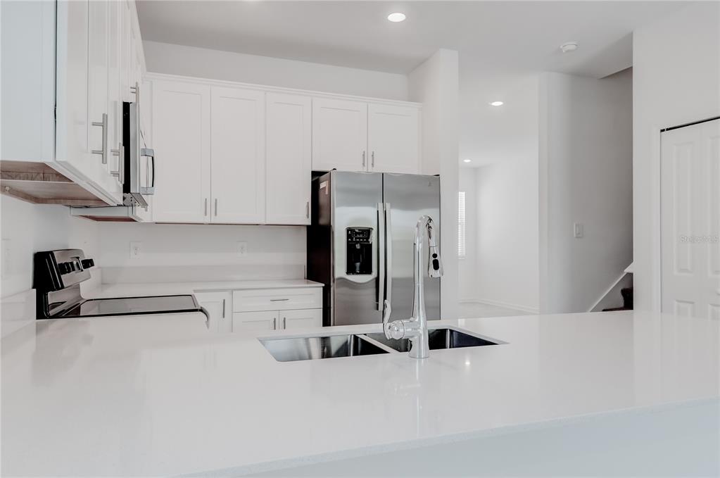 2344 Brook Marsh Loop Kissimmee, FL 34747 - Photo 10 of 32