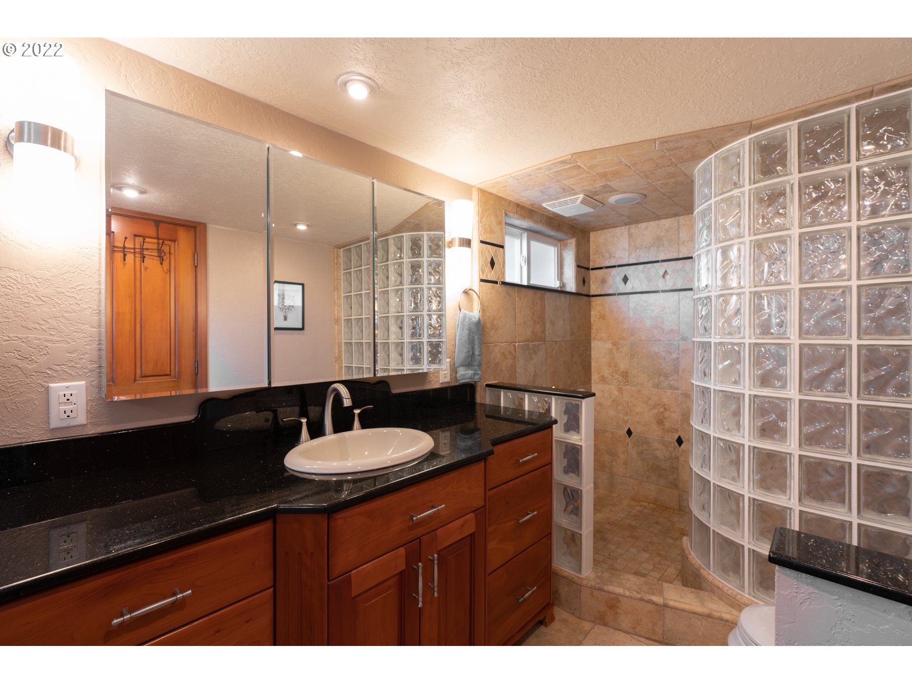 1890 Fisher Road Roseburg, OR 97471 - Photo 10 of 32 Gallery Image 10