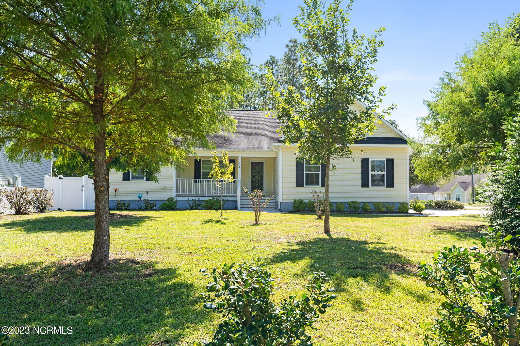 1100 Maple Road Southport, NC 28461 - Photo 45 of 46 KahunaPhoto.com 1100-39