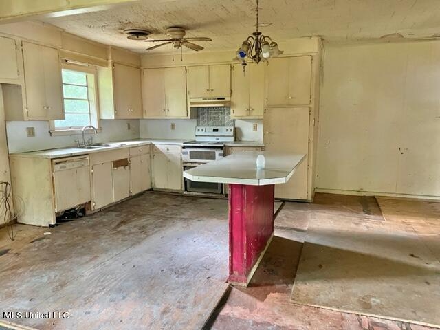 63 Gibson Rd Circle Vicksburg, MS 39180 - Photo 8 of 20 Kitchen w/Eating Area