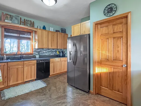 $275,000 | 16063 County Highway, Tracy, MN 56175
