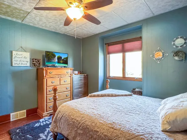 $275,000 | 16063 County Highway, Tracy, MN 56175
