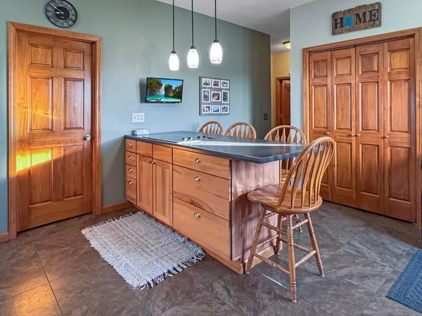 $275,000 | 16063 County Highway, Tracy, MN 56175