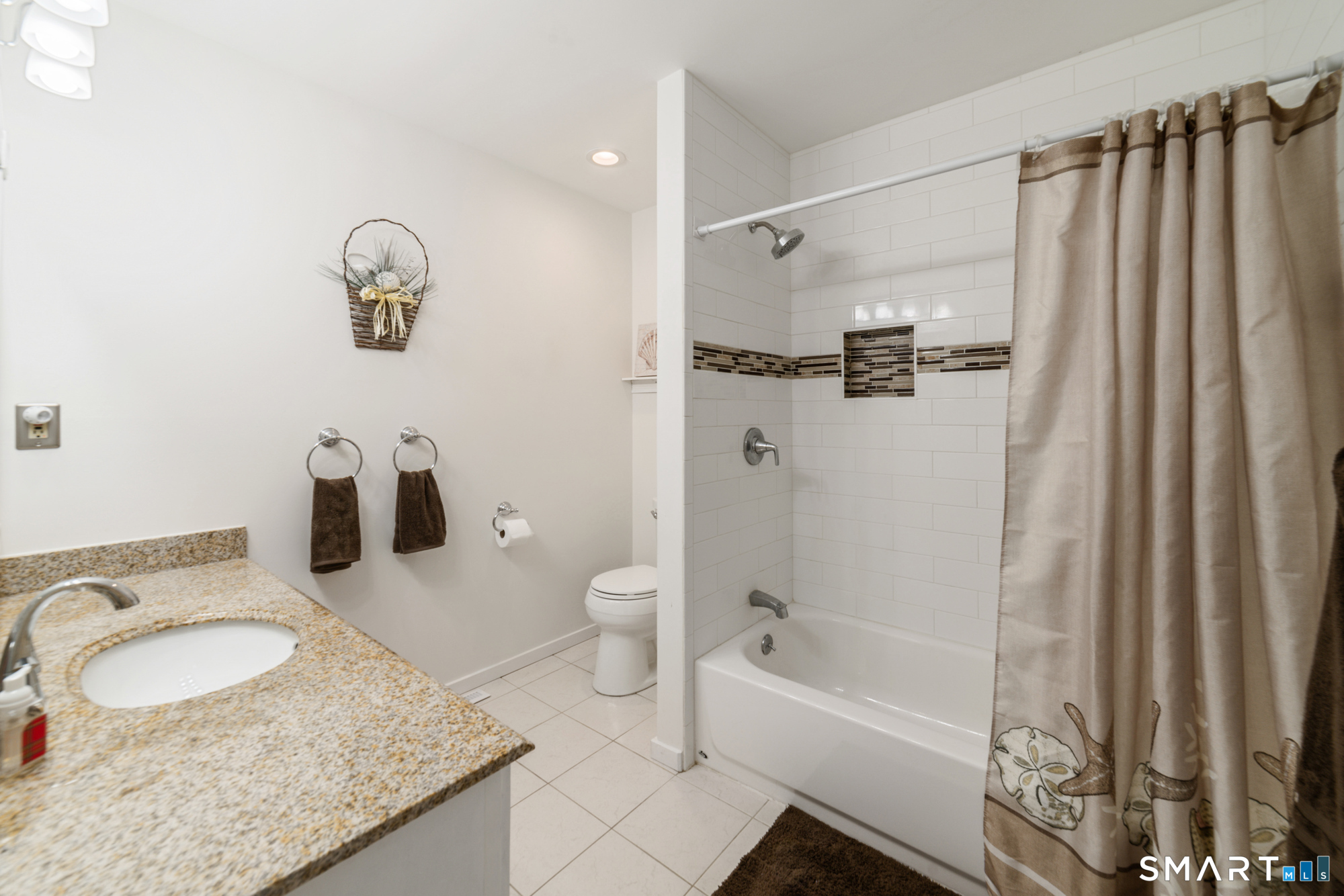 275 Wheelers Farm Road Milford, CT 06461 - Photo 15 of 34 Gallery Image 15