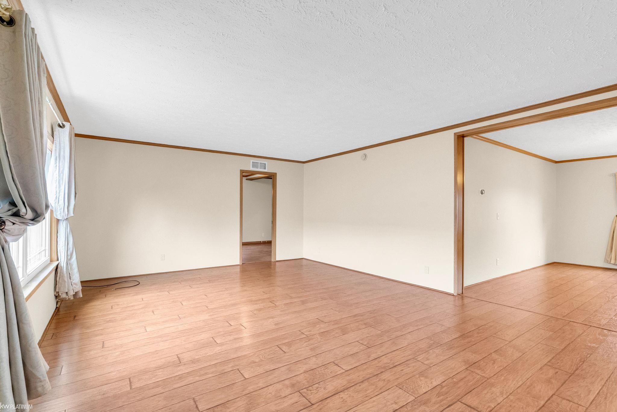 15 Ridgeway Saline, MI 48176 - Photo 2 of 18 Gallery Image 2