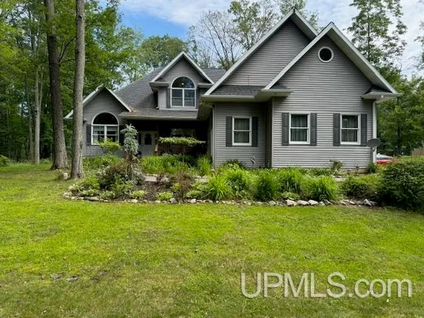 $799,900 | 8758 Bass Lk Acc Road, Iron Mountain, MI 49801