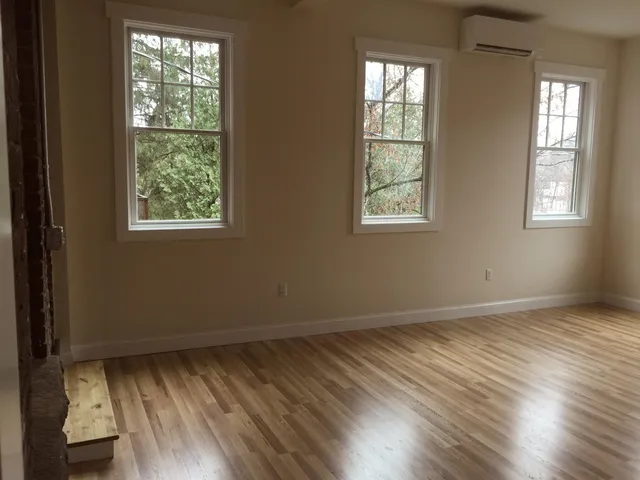 $1,450 | 368 Central Street, Franklin, NH 03235