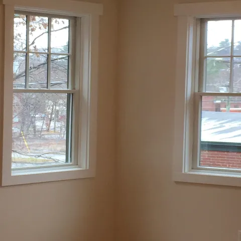 $1,450 | 368 Central Street, Franklin, NH 03235