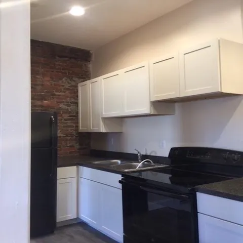 $1,450 | 368 Central Street, Franklin, NH 03235